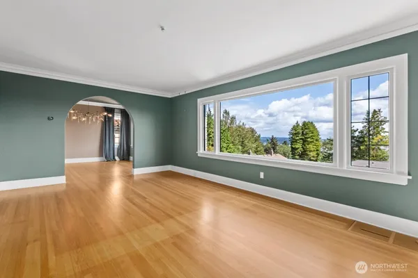 $5,900 | 732 36th Avenue, Seattle, WA 98122