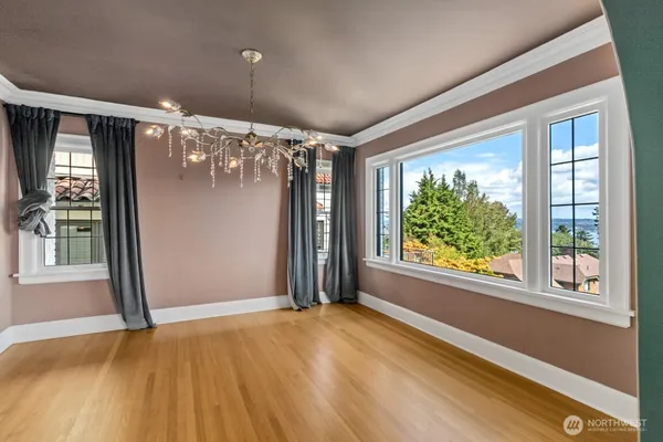 $5,900 | 732 36th Avenue, Seattle, WA 98122