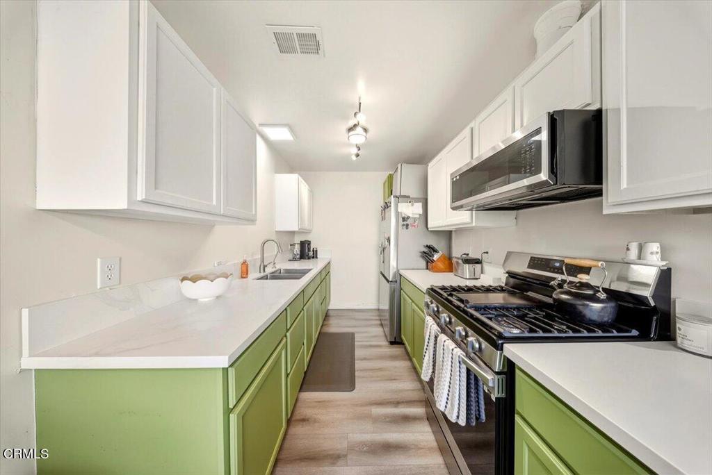 1036 Cheyenne Way Oxnard, CA 93033 - Photo 9 of 20