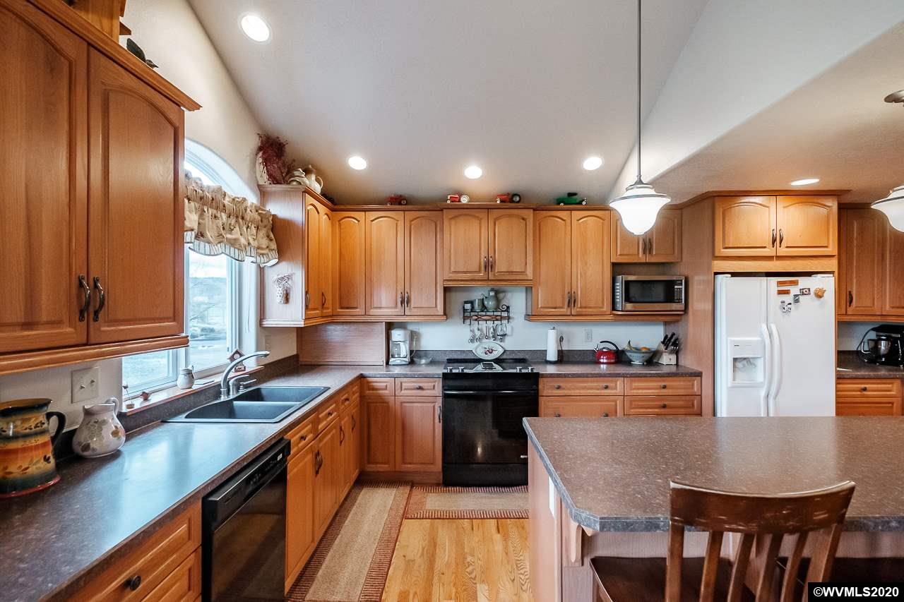 38430 Goar Road Scio, OR 97374 - Photo 15 of 42 Gallery Image 15