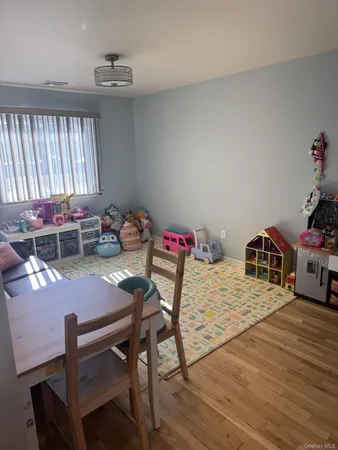 $589,000 | 88 East Valley Stream Boulevard, Unit 9, Valley Stream, NY 11580