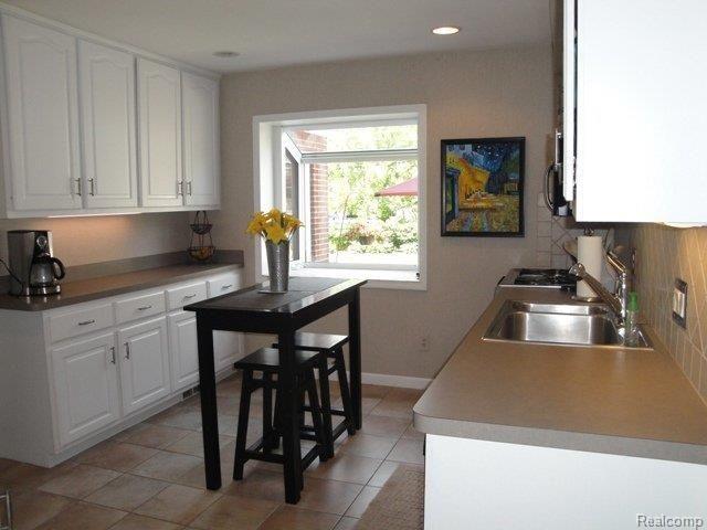 1454 Fairholme Road Grosse Pointe, MI 48236 - Photo 5 of 18 Kitchen