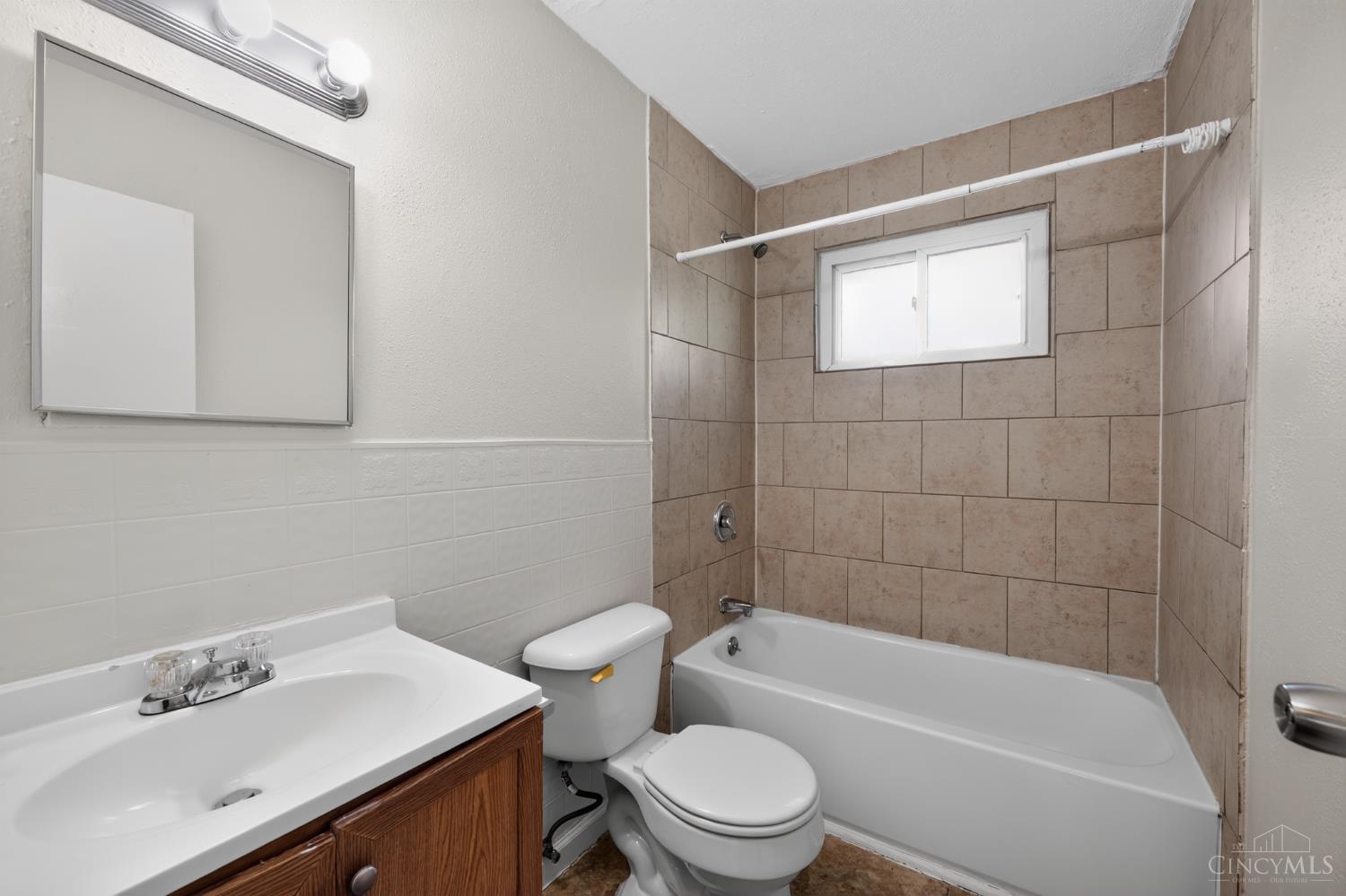 2015 Windmill Way Cincinnati, OH 45240 - Photo 29 of 32