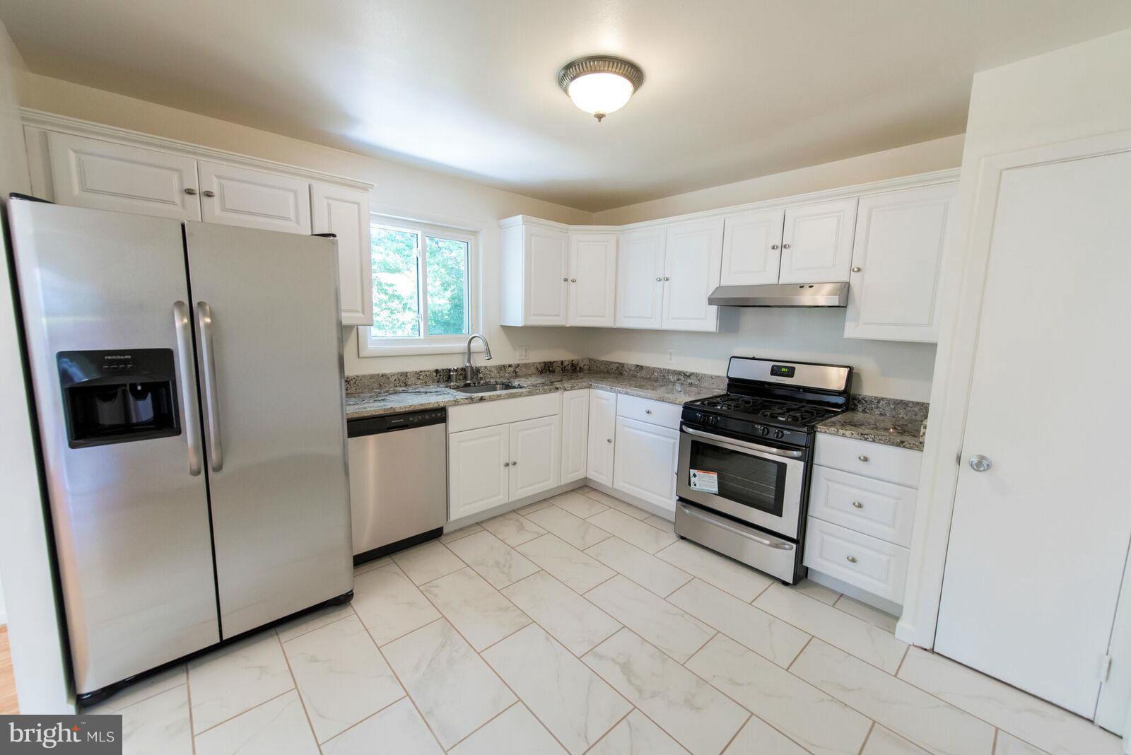 8810 Crandall Road Lanham, MD 20706 - Photo 2 of 30 Kitchen