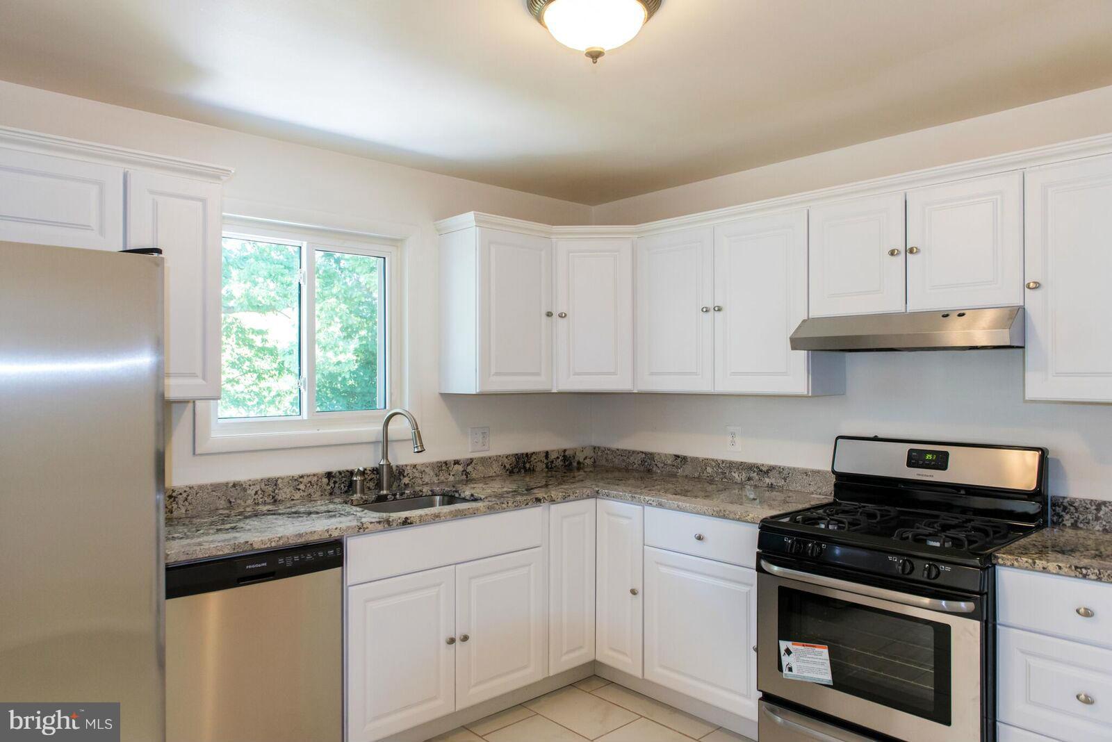 8810 Crandall Road Lanham, MD 20706 - Photo 3 of 30 Kitchen