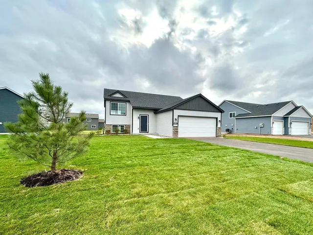 $357,900 | 6701 Granby Street, North Branch, MN 55056