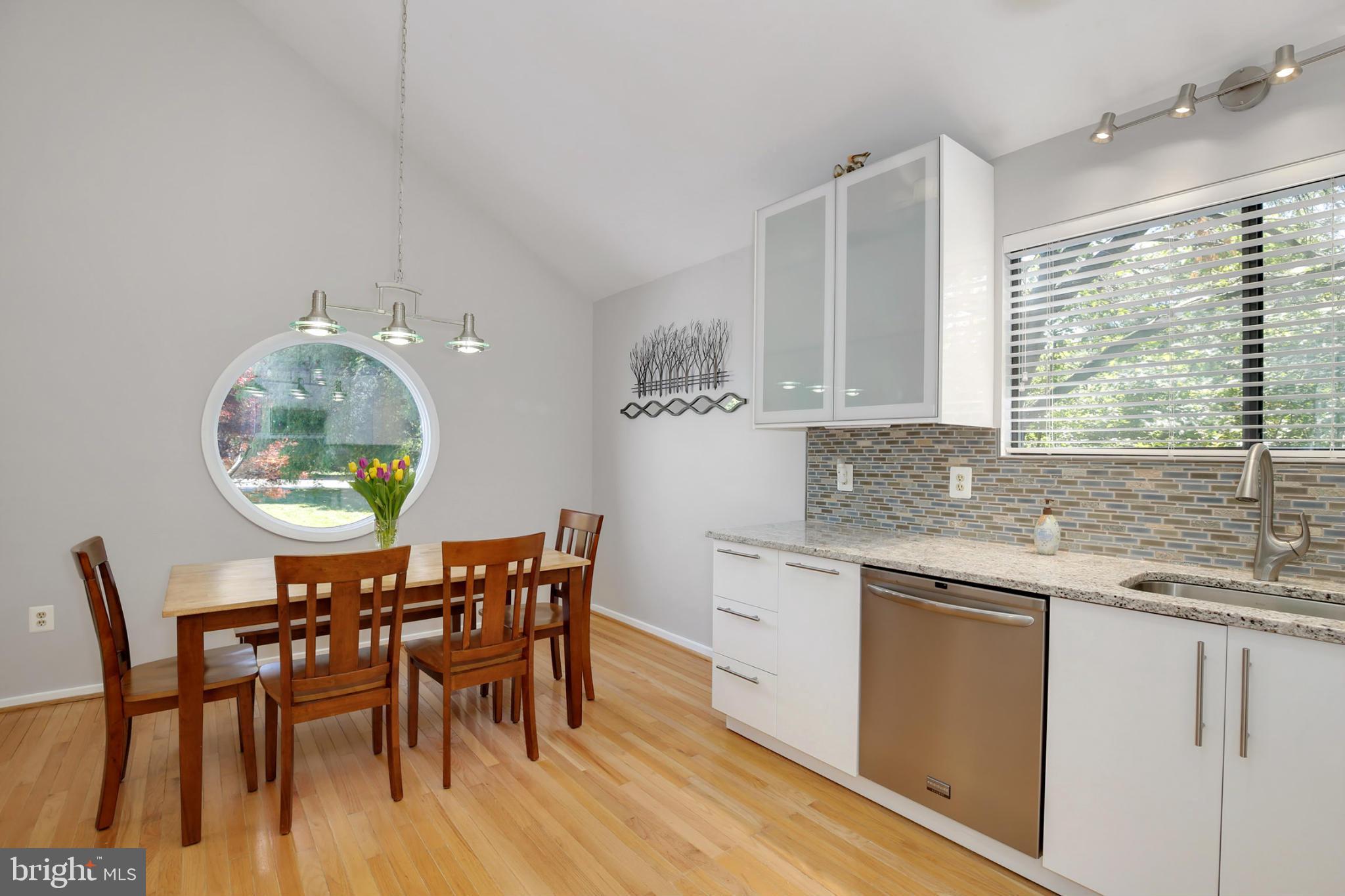 11915 Moss Point Lane Reston, VA 20194 - Photo 16 of 30 Kitchen