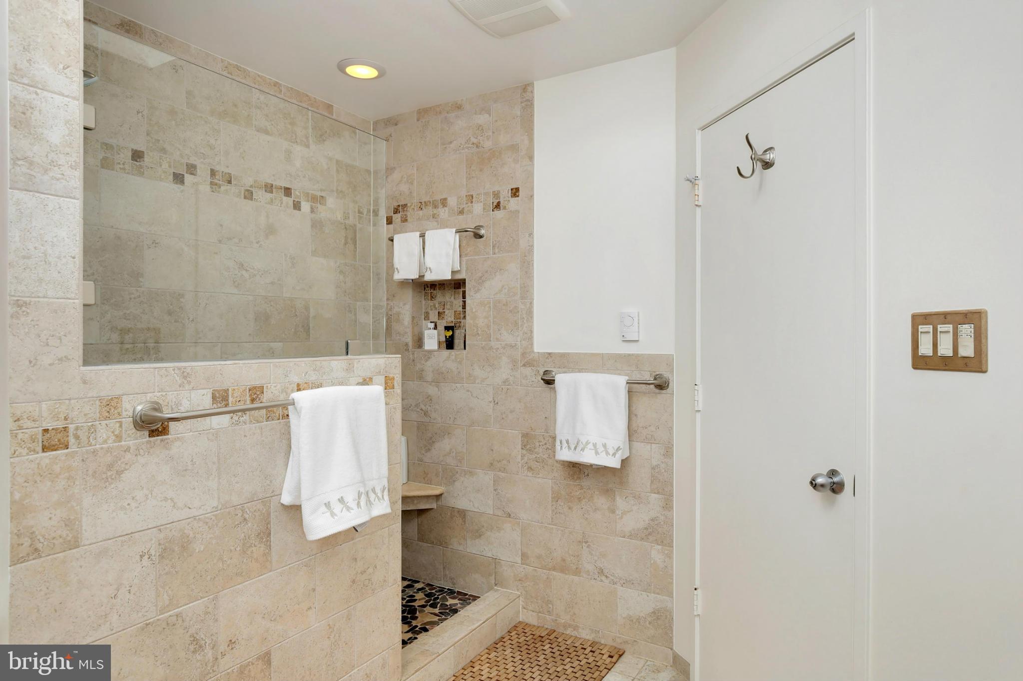 11915 Moss Point Lane Reston, VA 20194 - Photo 26 of 30 Bath