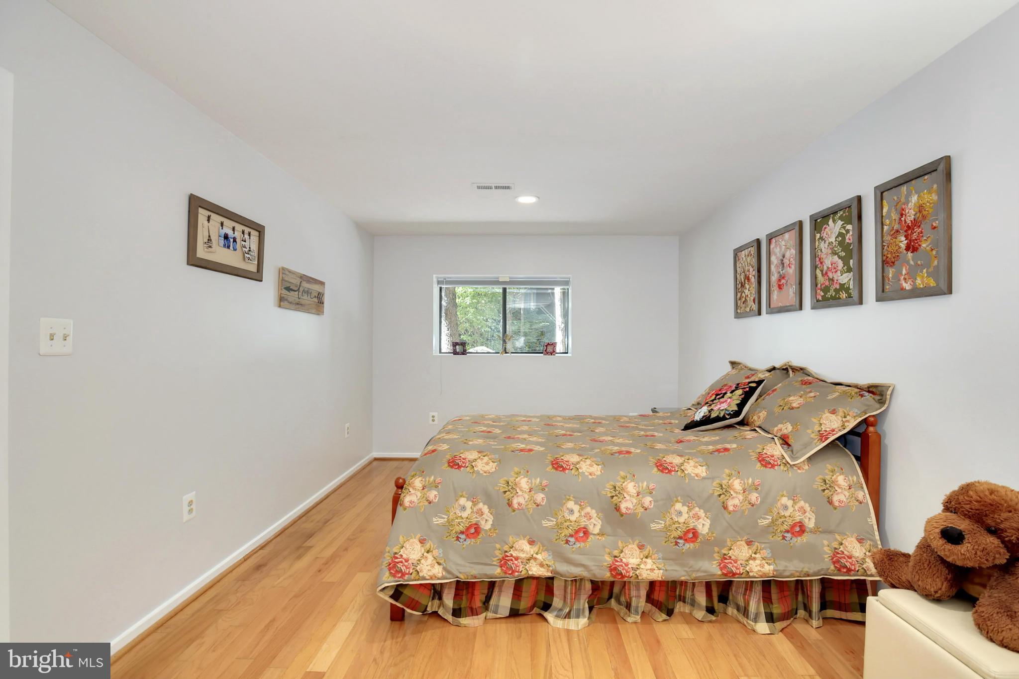 11915 Moss Point Lane Reston, VA 20194 - Photo 6 of 30 Bedroom