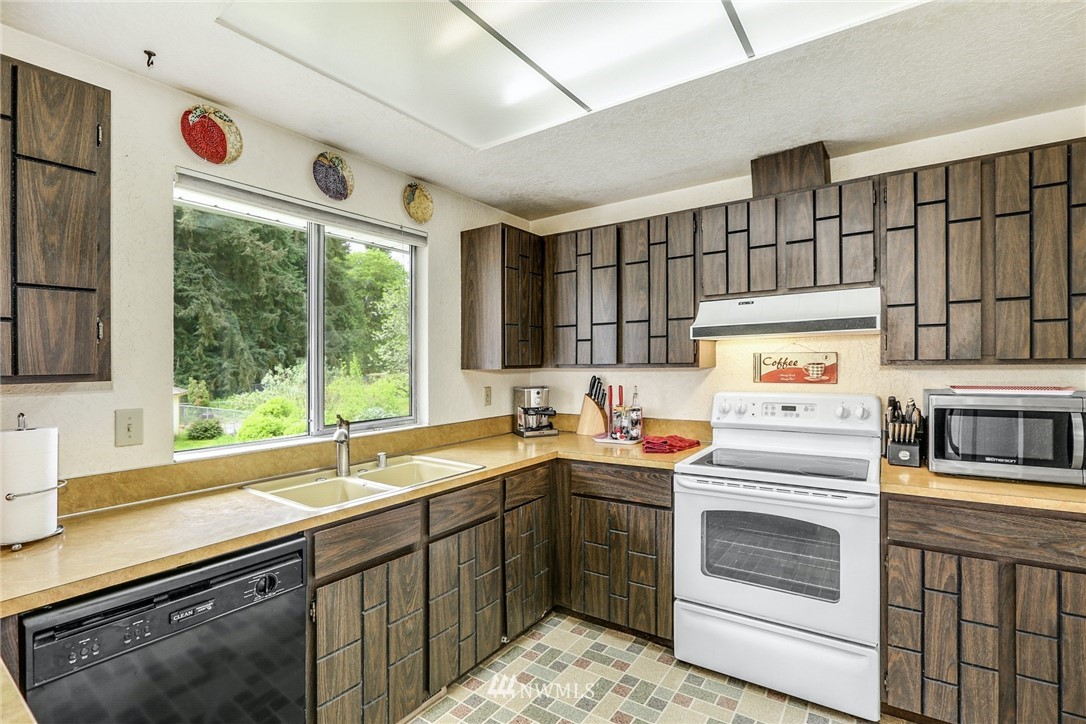 4710 237th Place Southeast Bothell, WA 98021 - Photo 11 of 30