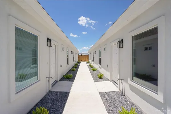 a view of entryway with interior