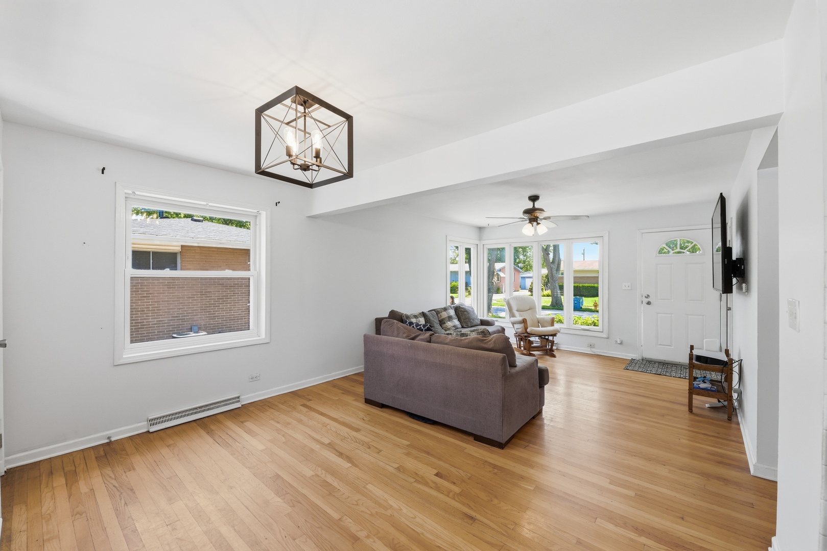 322 East Alden Drive Addison, IL 60101 - Photo 7 of 23