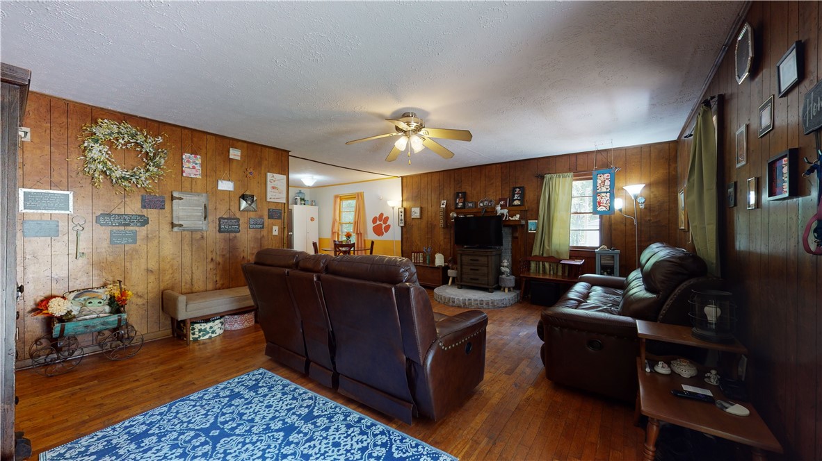 611 5 Forks Road Liberty, SC 29657 - Photo 7 of 17