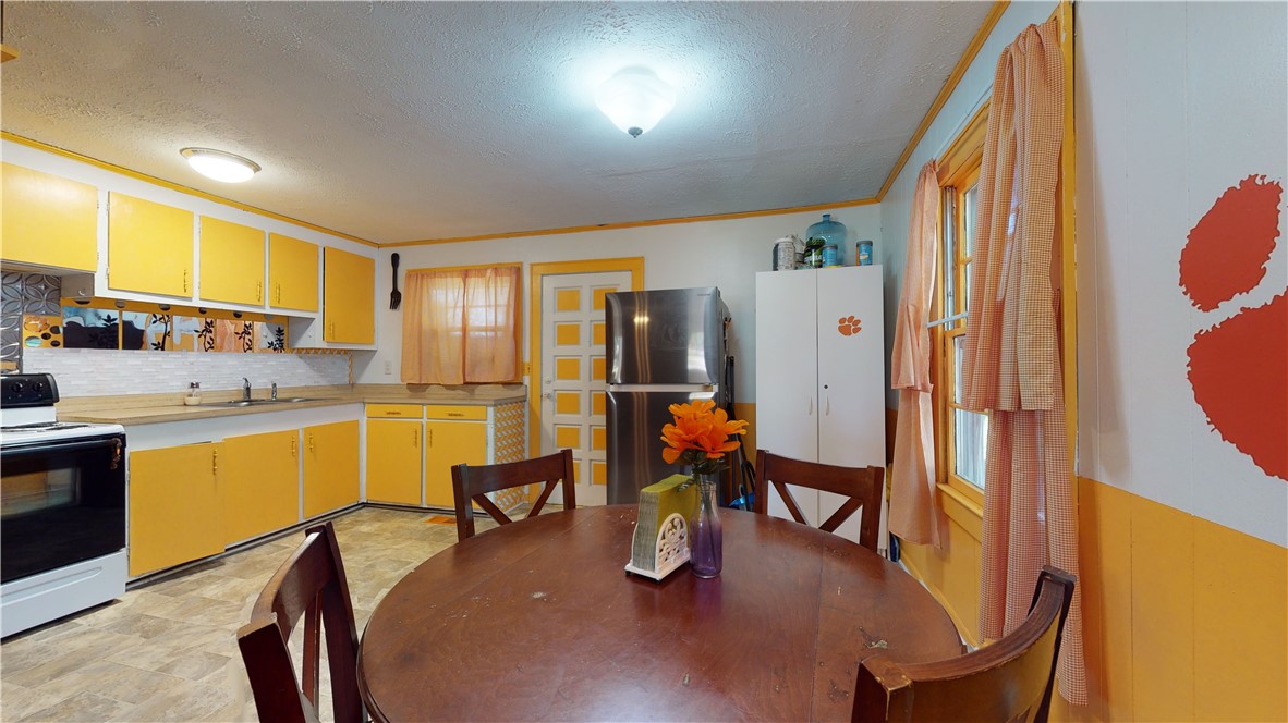 611 5 Forks Road Liberty, SC 29657 - Photo 8 of 17