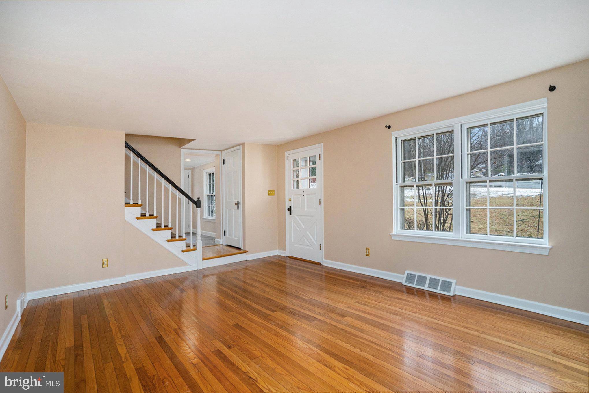 509 Cassatt Road Berwyn, PA 19312 - Photo 6 of 31 Living Room