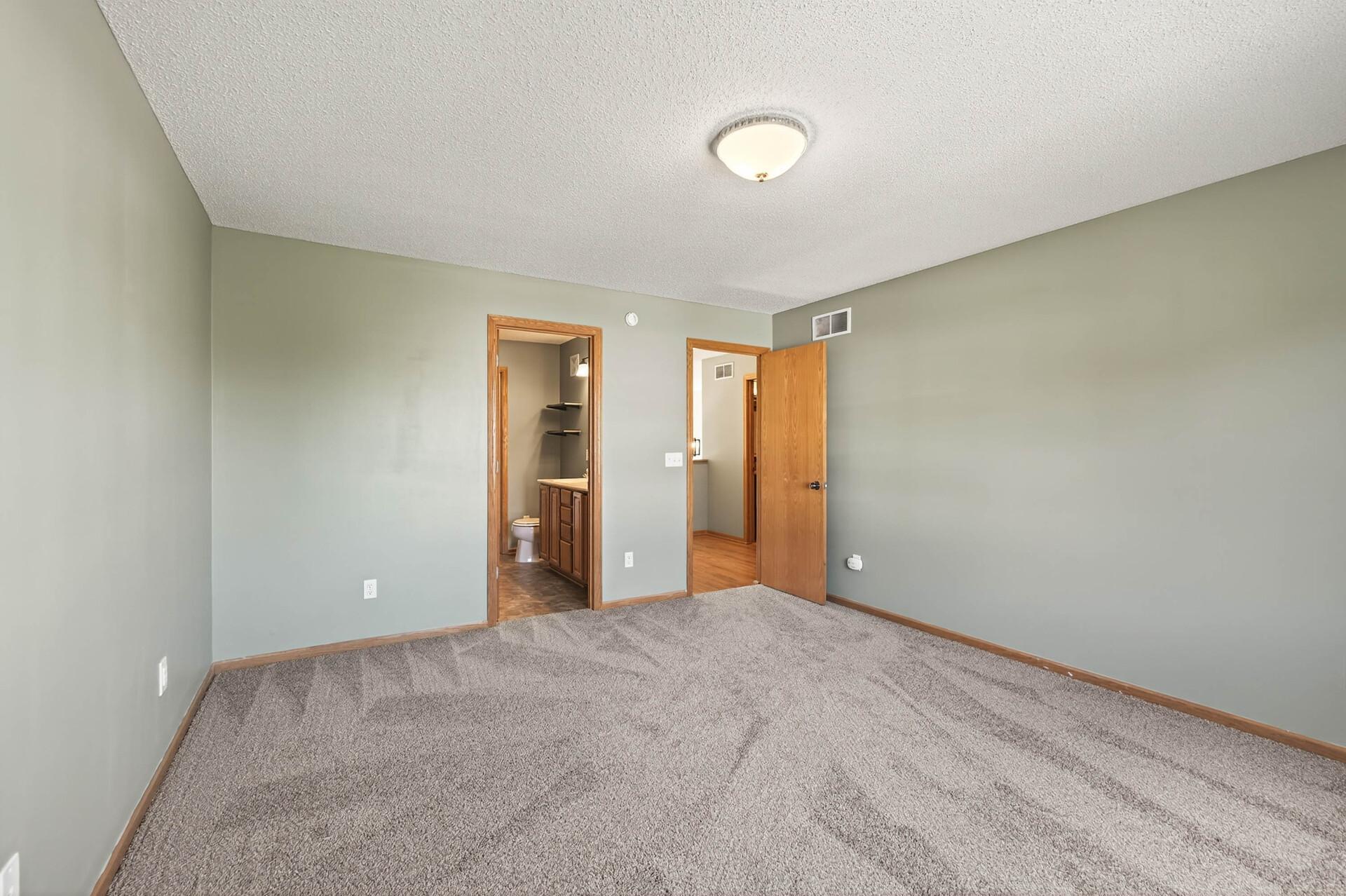 18851 Inca Avenue Lakeville, MN 55044 - Photo 12 of 24