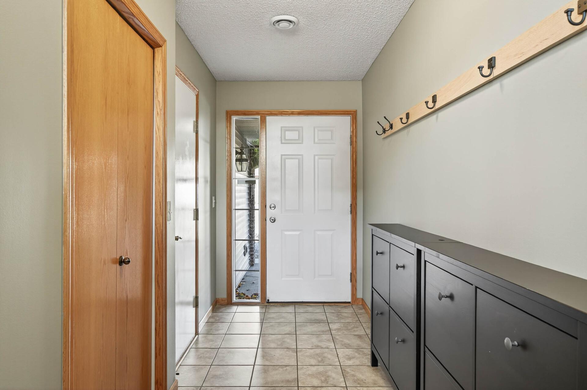 18851 Inca Avenue Lakeville, MN 55044 - Photo 3 of 24