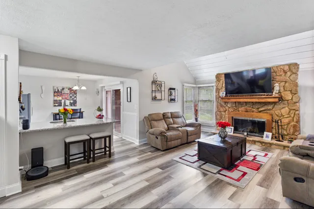 $190,000 | 5051 Woodlake Drive, Loves Park, IL 61111