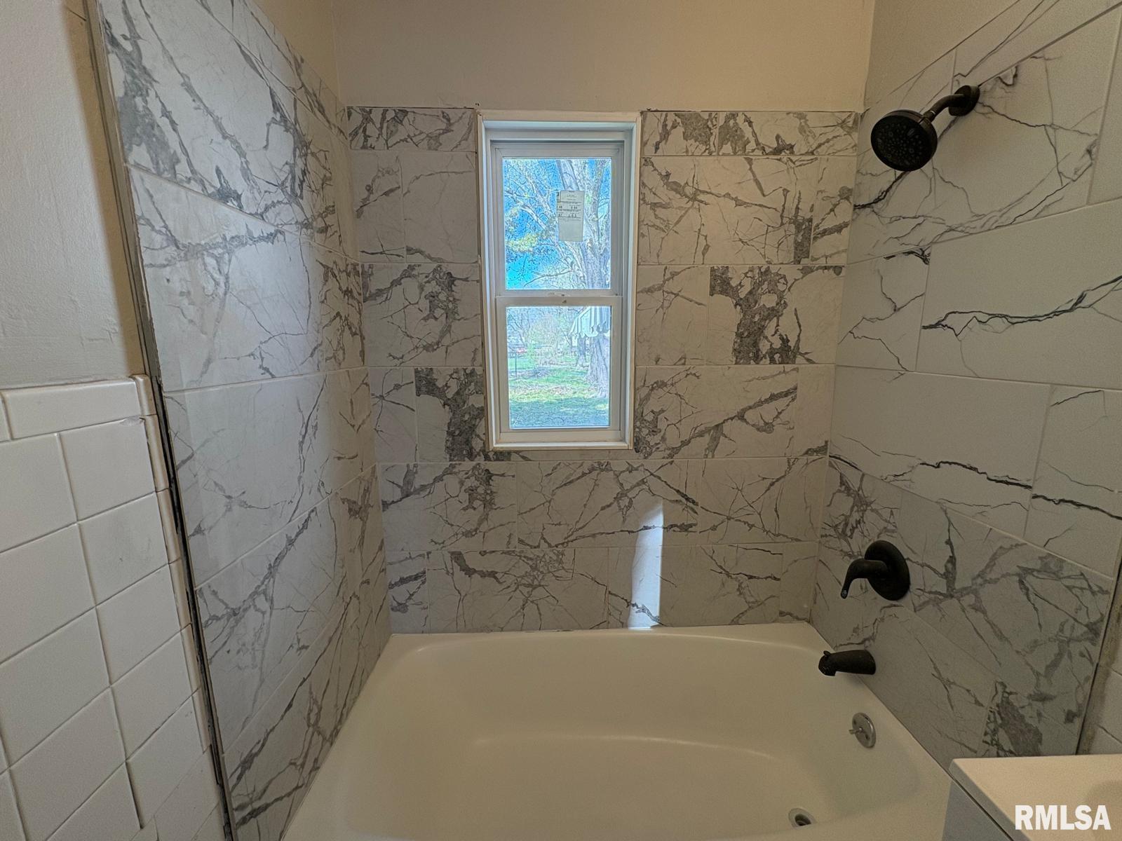 3229 East Enos Avenue Springfield, IL 62702 - Photo 17 of 28