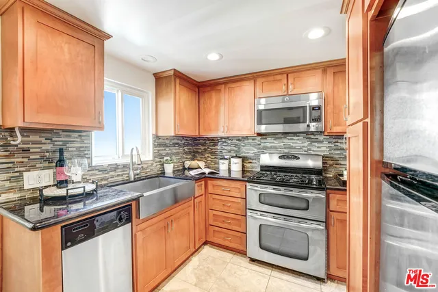 $680,000 | 4591 Inglewood Boulevard, Unit 3, Culver City, CA 90230