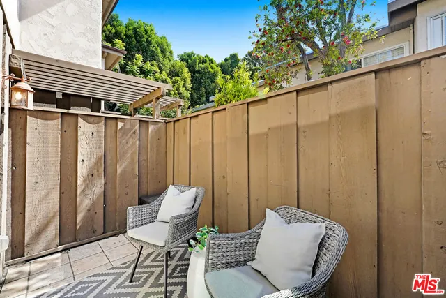 $680,000 | 4591 Inglewood Boulevard, Unit 3, Culver City, CA 90230