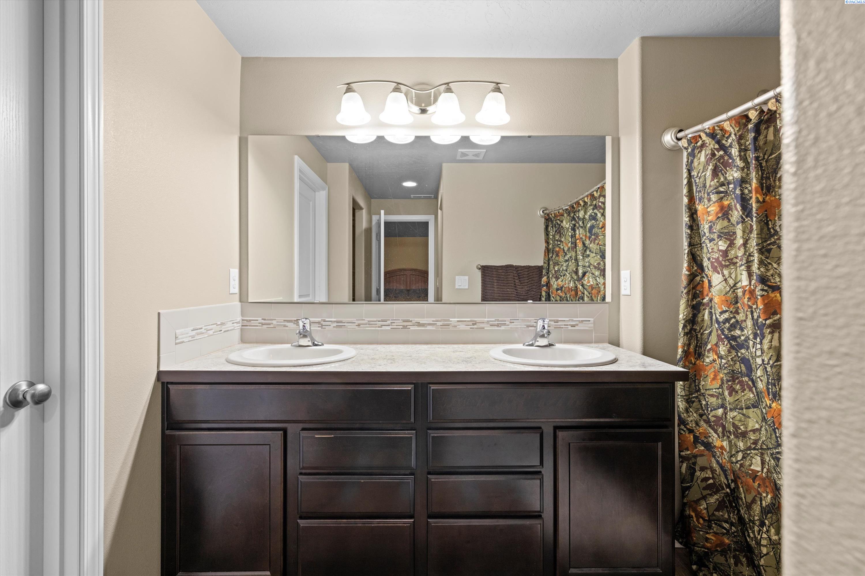 6218 Rio Grande Lane Pasco, WA 99301 - Photo 10 of 16 Gallery Image 10