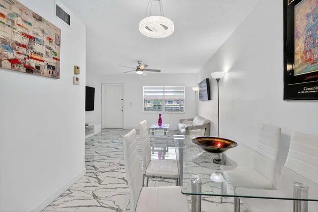 $1,300 | 5 Abbey Lane, Unit 204, Delray Beach, FL 33446