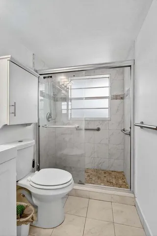 $1,300 | 5 Abbey Lane, Unit 204, Delray Beach, FL 33446