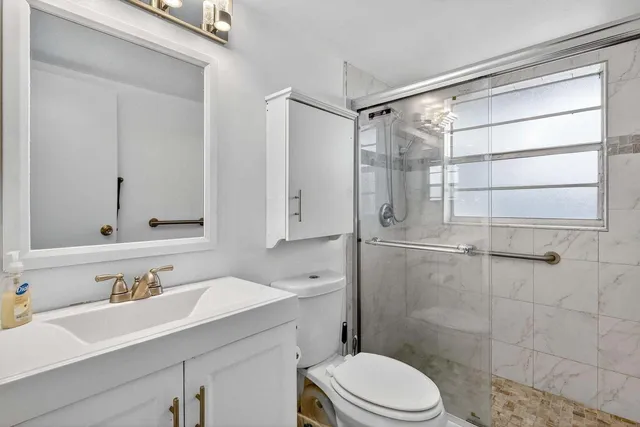 $1,300 | 5 Abbey Lane, Unit 204, Delray Beach, FL 33446