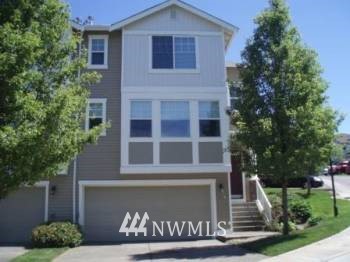 5014 Lake Place South, Unit D Renton, WA 98055 - Photo 1 of 8 Gallery Image 1