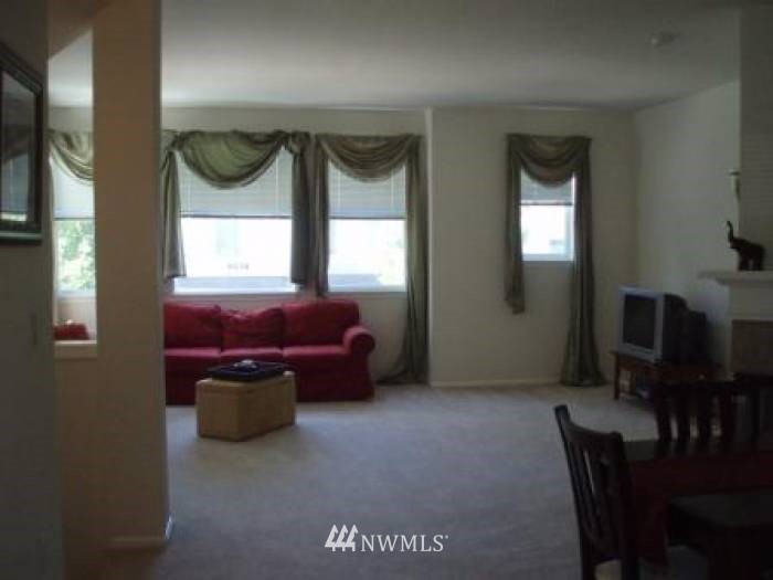 5014 Lake Place South, Unit D Renton, WA 98055 - Photo 3 of 8 Gallery Image 3