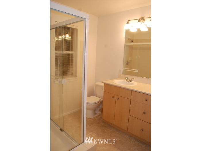 5014 Lake Place South, Unit D Renton, WA 98055 - Photo 6 of 8 Gallery Image 6