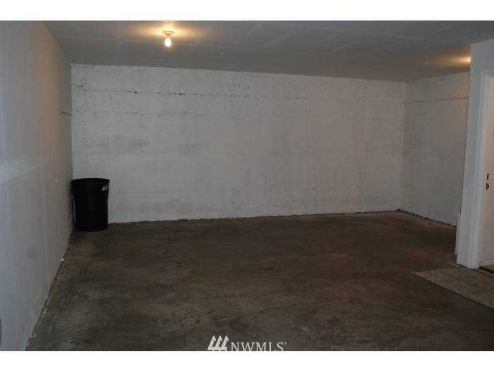5014 Lake Place South, Unit D Renton, WA 98055 - Photo 7 of 8 Gallery Image 7