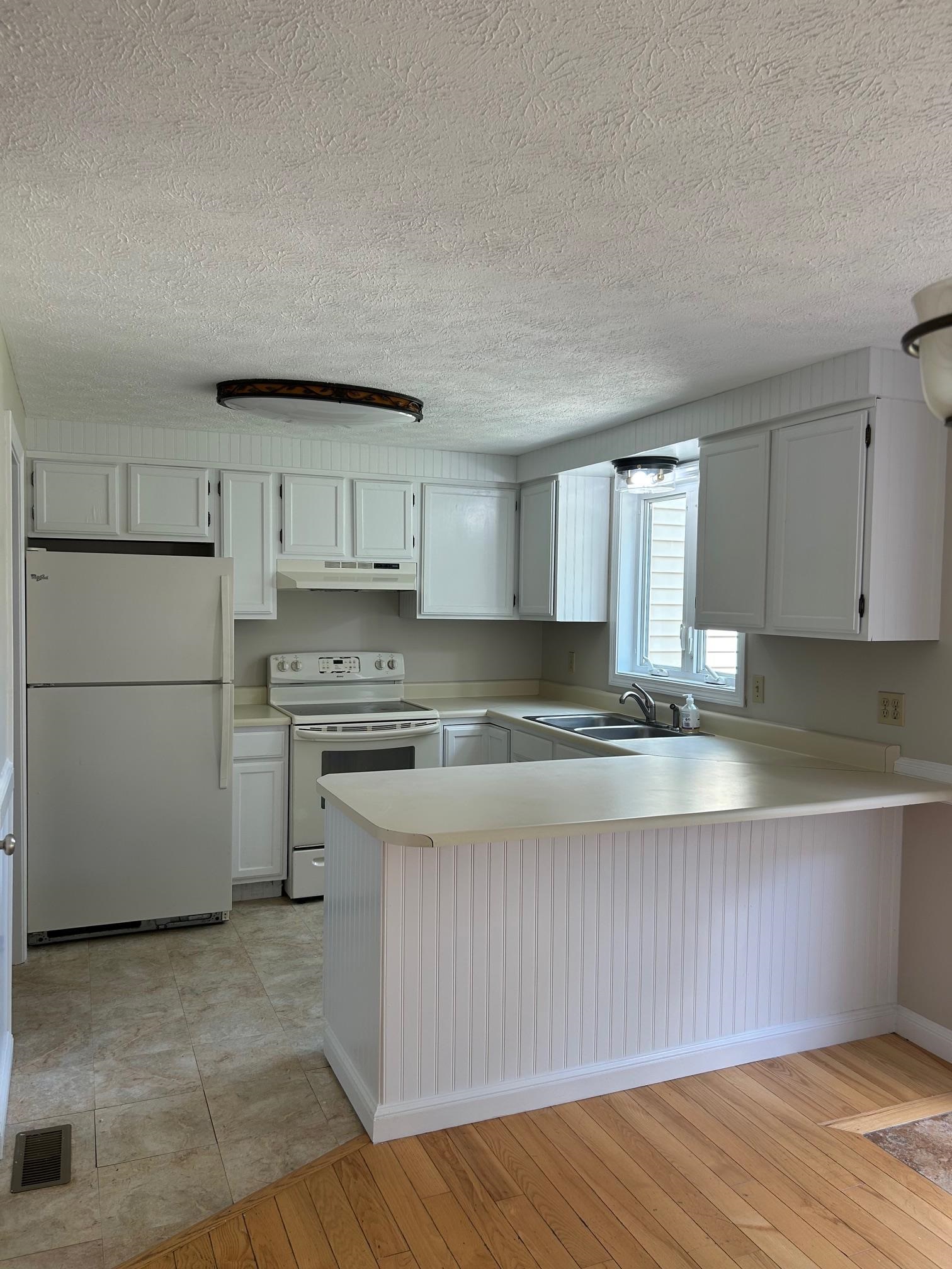 1555 Bodwell Road, Unit 59 Manchester, NH 03109 - Photo 6 of 19