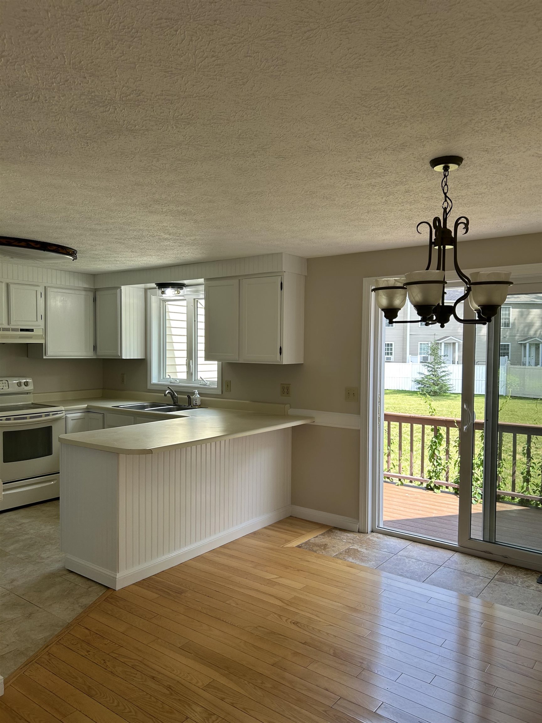 1555 Bodwell Road, Unit 59 Manchester, NH 03109 - Photo 7 of 19