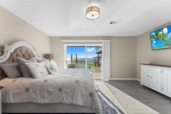 $1,325,000 | 213 Shady Drive, Onalaska, TX 77360