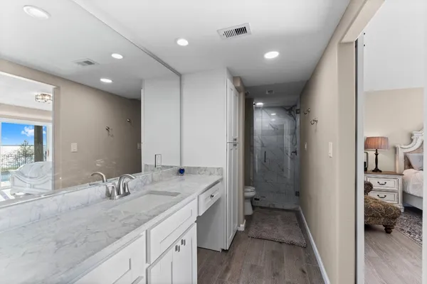 $1,295,000 | 213 Shady Drive, Onalaska, TX 77360