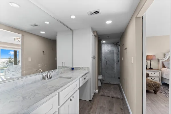 $1,325,000 | 213 Shady Drive, Onalaska, TX 77360