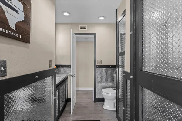 $1,325,000 | 213 Shady Drive, Onalaska, TX 77360