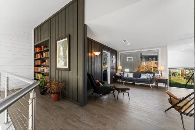 $1,325,000 | 213 Shady Drive, Onalaska, TX 77360