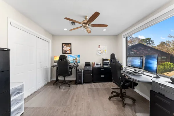 $1,325,000 | 213 Shady Drive, Onalaska, TX 77360