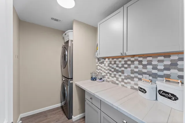 $1,325,000 | 213 Shady Drive, Onalaska, TX 77360