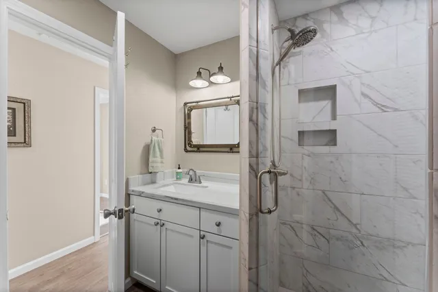 $1,325,000 | 213 Shady Drive, Onalaska, TX 77360