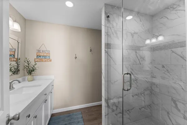 $1,295,000 | 213 Shady Drive, Onalaska, TX 77360