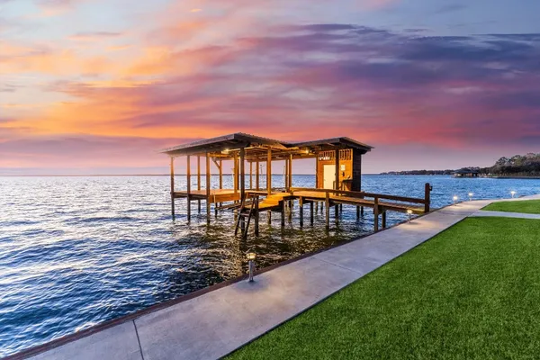 $1,295,000 | 213 Shady Drive, Onalaska, TX 77360