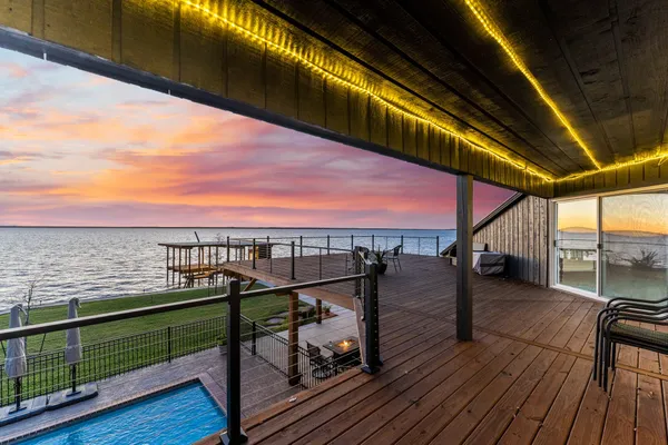 $1,325,000 | 213 Shady Drive, Onalaska, TX 77360