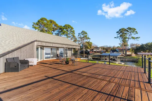 $1,295,000 | 213 Shady Drive, Onalaska, TX 77360