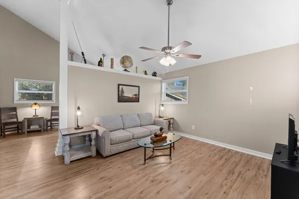 $1,295,000 | 213 Shady Drive, Onalaska, TX 77360