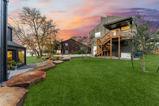 $1,325,000 | 213 Shady Drive, Onalaska, TX 77360