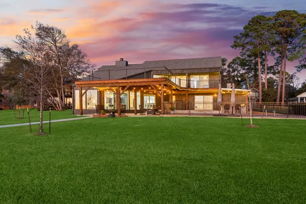 $1,325,000 | 213 Shady Drive, Onalaska, TX 77360